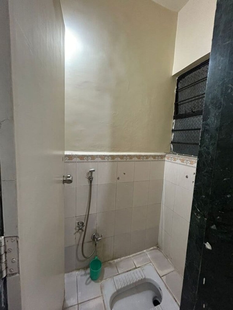 Bathroom, laxmi-nagar-society 2 Bedroom 1000 Sq.Ft. Apartment In Dhanori Pune 10323953
