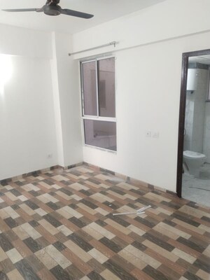 Room in 2 BHK Apartment at MRG Ultimus, Sector 90 – for Rent