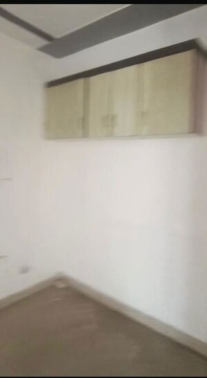 Room in 3 BHK Apartment at Ajnara Integrity, Raj Nagar Extension – for Rent