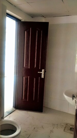 Building Lobby in 3 BHK Builder Floor at Sector 77 – for Sale