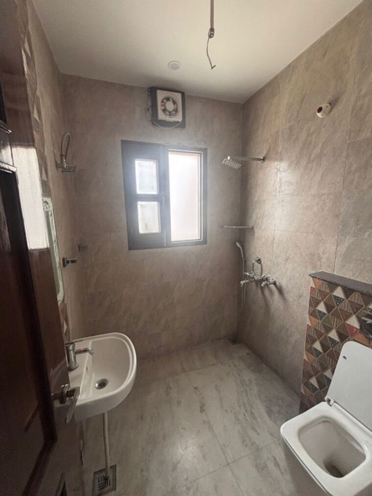 Bathroom, aerocity 2 Bedroom 200 Sq.Yd. Independent House In Aerocity Mohali 10323970