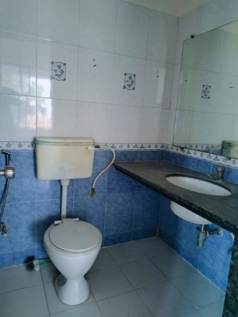 Bathroom, mont-vert-tropez 3 Bedroom 1250 Sq.Ft. Apartment In Wakad Pune 10324024