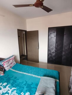 2 BHK + Extra Room Apartment For Rent in Raunak Unnathi Greens