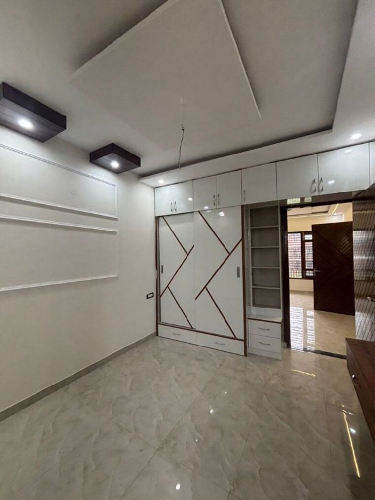 Room, sunny enclave 3 Bedroom 113 Sq.Yd. Independent House In Sunny Enclave Mohali 10317908