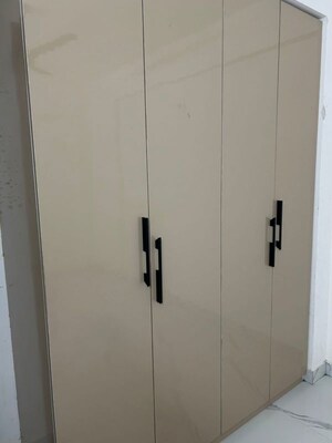 Room in 2.5 BHK Apartment at The Center Court Prime, Sector 88a – for Rent