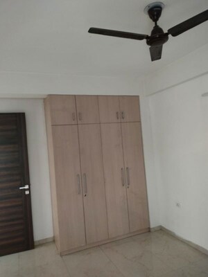 Room in 2.5 BHK Apartment at The Center Court Prime, Sector 88a – for Rent