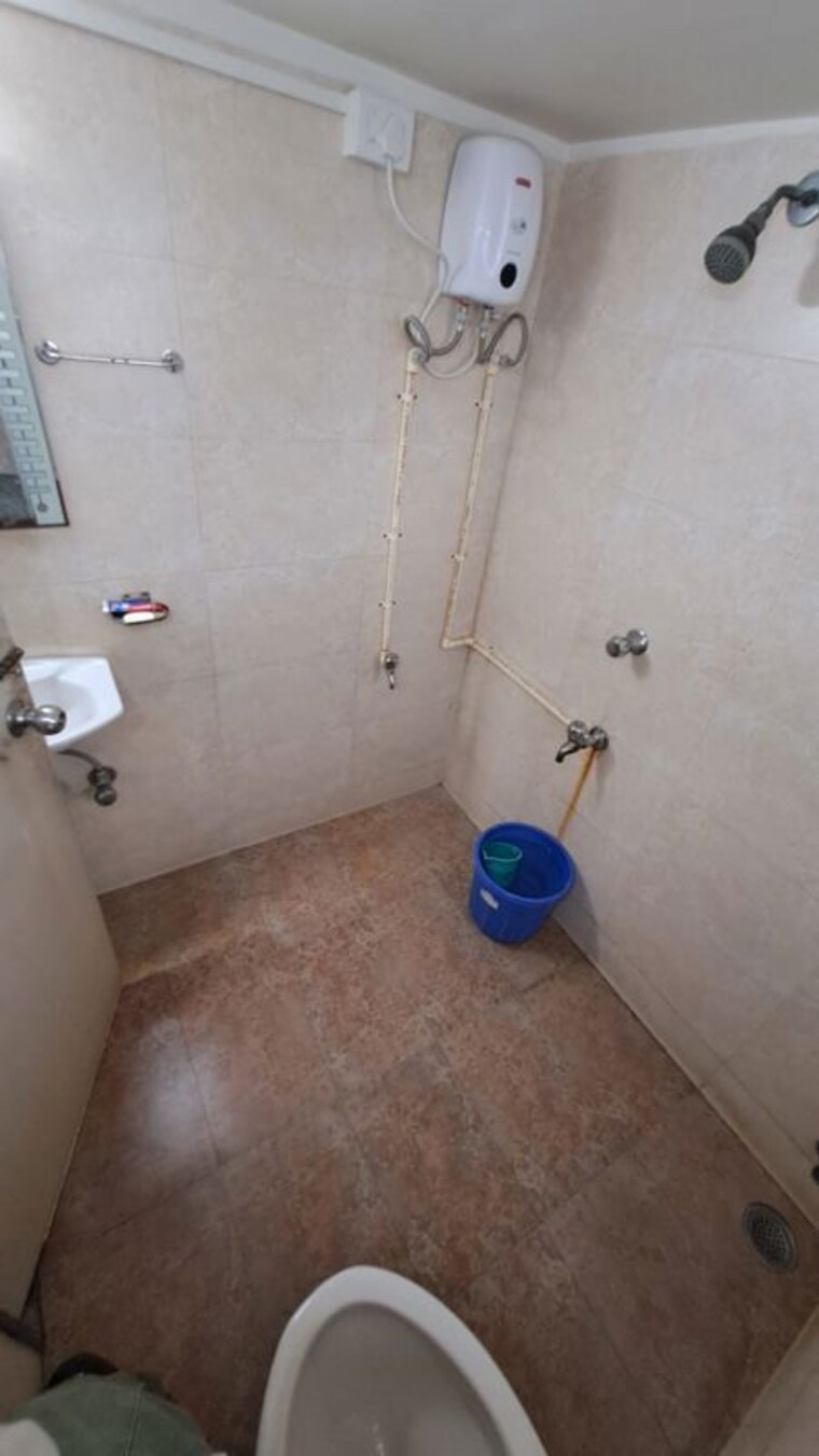 Bathroom, worli 2 Bedroom 900 Sq.Ft. Apartment In Worli Mumbai 10324135