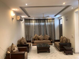 Living Room in 3 BHK Builder Floor at Sector 40 – for Rent