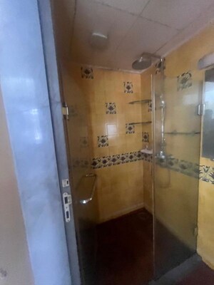 Bathroom in 3 BHK Villa at Chembur – for Rent