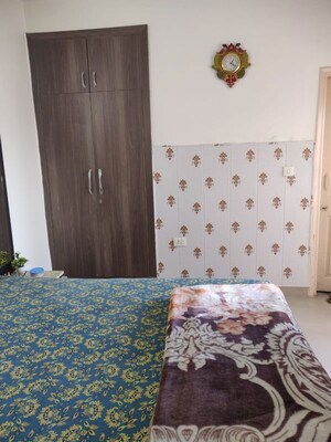 Bedroom in 2.5 BHK Apartment at Supertech Cape Town, Sector 74 – for Rent