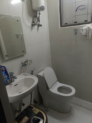 Bathroom in 1 BHK Independent House at Sector 33 – for Rent