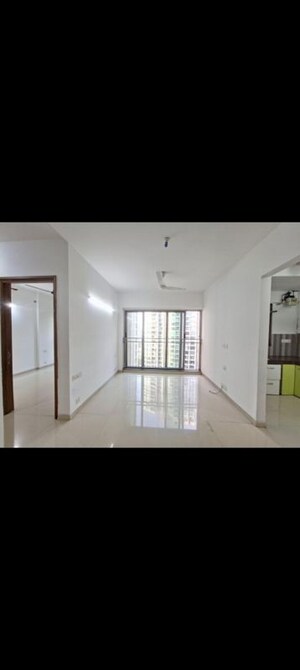 Room in 1 BHK Apartment at Kalpataru Parkcity Sunrise A, Kolshet Road – for Rent
