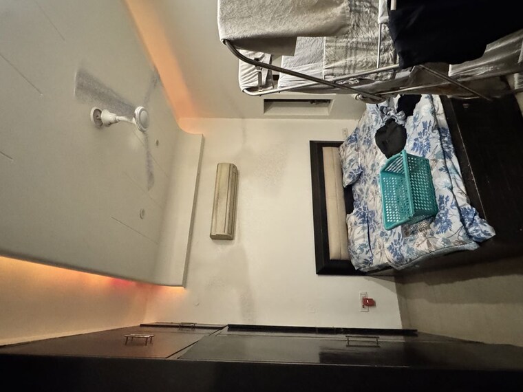 Room, dayanand nagar 5 Bedroom 5800 Sq.Ft. Independent House In Dayanand Nagar Ghaziabad 10324193
