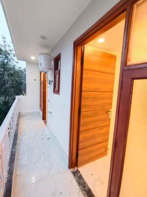 Building Lobby in 3 BHK Builder Floor at Malviya Nagar – for Rent