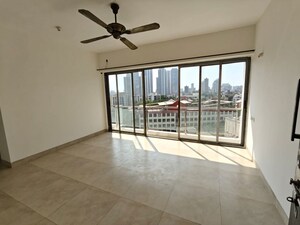 Room in 1 BHK Apartment at Conwood Astoria, Goregaon East – for Rent