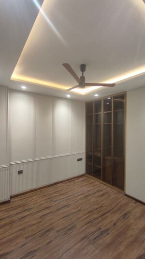 Room in 4 BHK Builder Floor at Ansal API Esencia, Sector 67 – for Sale