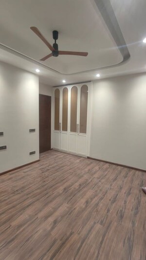 Room in 4 BHK Builder Floor at Ansal API Esencia, Sector 67 – for Sale