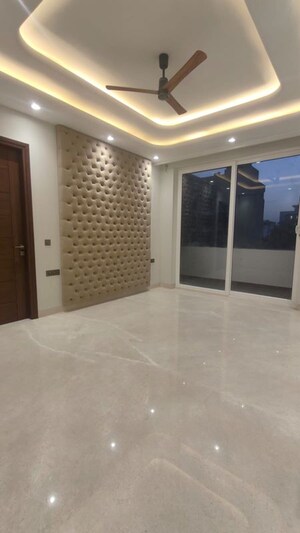 Room in 4 BHK Builder Floor at Ansal API Esencia, Sector 67 – for Sale