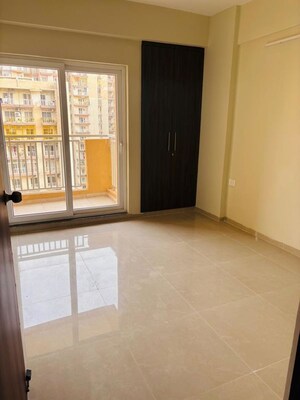 Room in 3 BHK Apartment at Shri Radha Sky Gardens, Sector 16b Greater Noida – for Rent