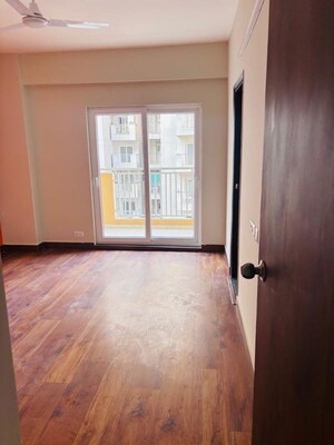 Room in 3 BHK Apartment at Shri Radha Sky Gardens, Sector 16b Greater Noida – for Rent