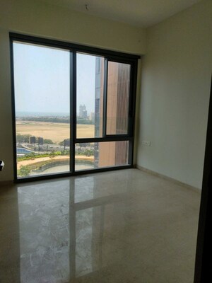 Room in 3 BHK Apartment at Piramal Mahalaxmi, Mahalaxmi – for Rent