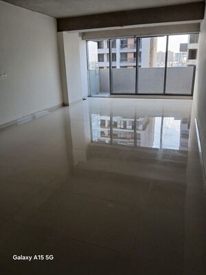 Room in  Office Space at Sola – for Rent