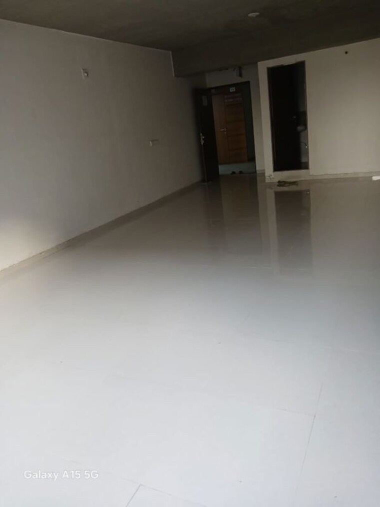 Room, sola Commercial Office Space 742 Sq.Ft. In Sola Ahmedabad 10324372