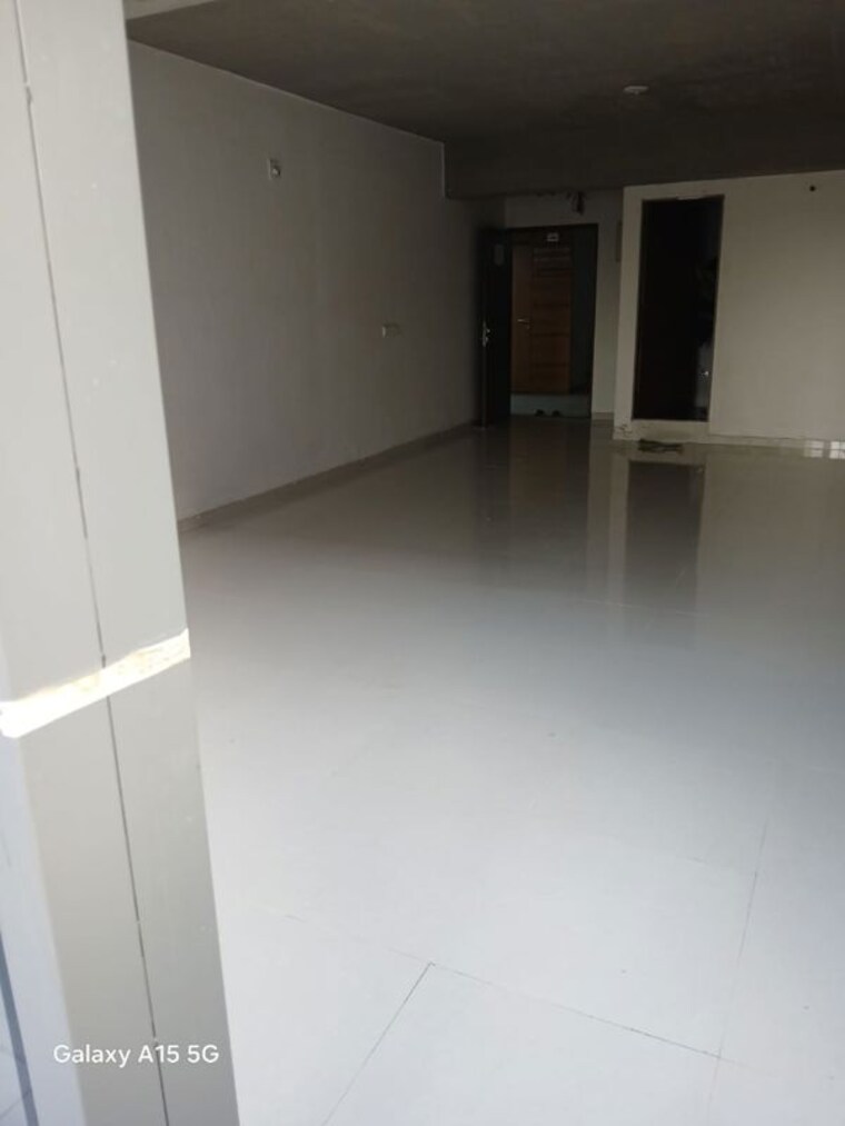 Room, sola Commercial Office Space 742 Sq.Ft. In Sola Ahmedabad 10324372