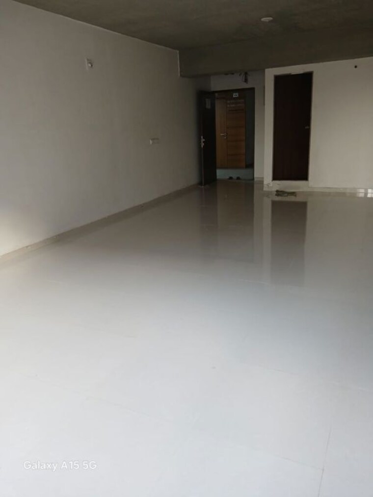 Room, sola Commercial Office Space 742 Sq.Ft. In Sola Ahmedabad 10324372