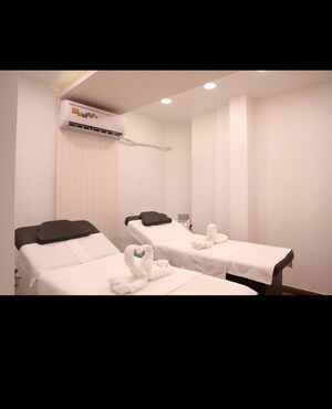 Bedroom in  Shop at Rajouri Garden – for Rent