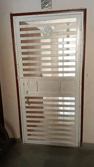 Staircase in 3 BHK Apartment at Amrapali Golf Homes, Sector 4 Greater Noida – for Sale