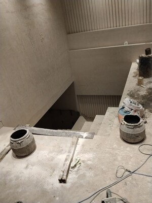 Parking in 4 BHK Builder Floor at Saket – for Sale