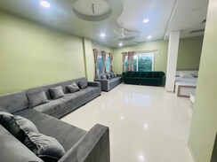 3 BHK + Pooja Room,Servant Room,Study Room,Extra Room,Basement,Store Room Apartment For Sale in Raviraj Patang Plaza
