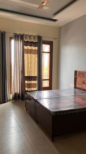 Room in 3 BHK Independent House at Omaxe The Resort, South Mullanpur – for Rent