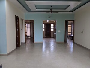 Room in 3 BHK Independent House at Omaxe The Resort, South Mullanpur – for Rent
