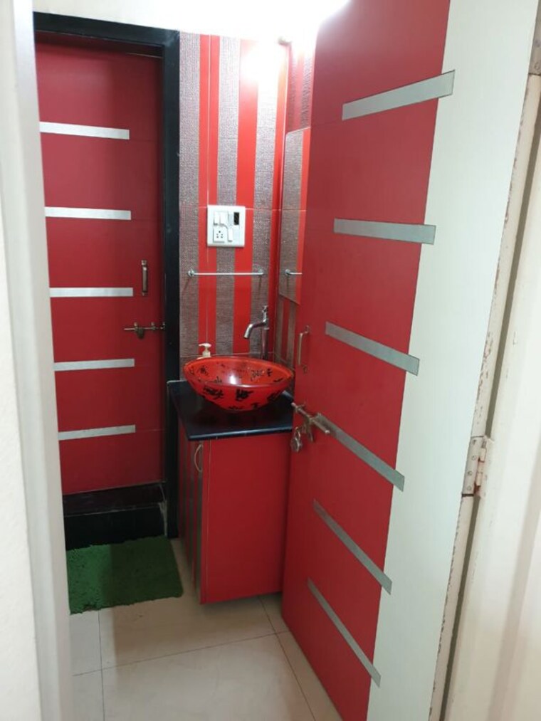 Bathroom, mayur colony 4 Bedroom 2650 Sq.Ft. Apartment In Mayur Colony Pune 10324417