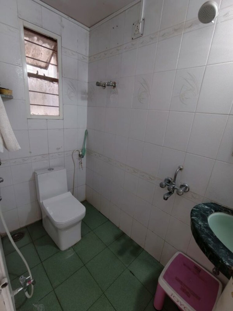 Bathroom, raviraj-patang-plaza 3 Bedroom 1500 Sq.Ft. Independent House In Katraj Pune 10324476