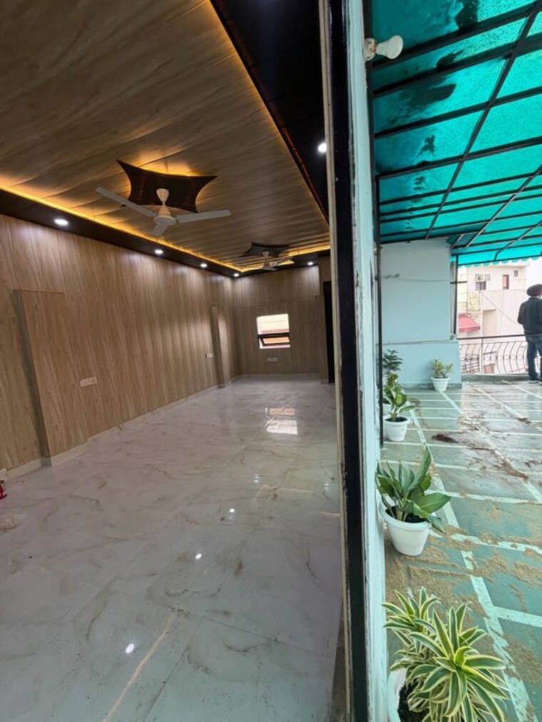 Balcony, new rajinder nagar 3 Bedroom 128 Sq.Yd. Builder Floor In New Rajinder Nagar Delhi 10324475