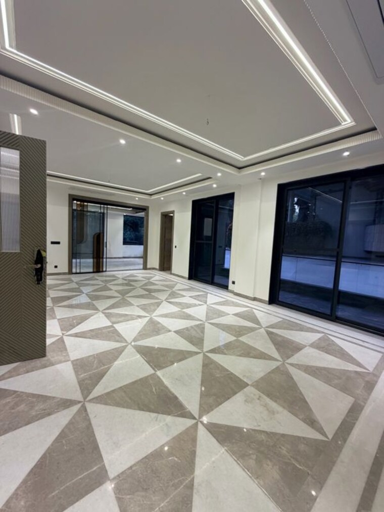 Living Room, new rajinder nagar 4 Bedroom 650 Sq.Yd. Builder Floor In New Rajinder Nagar Delhi 10207340