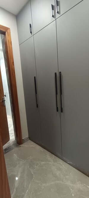 Furnished Amenities in 3 BHK Builder Floor at Parklands, Sector 85 – for Sale