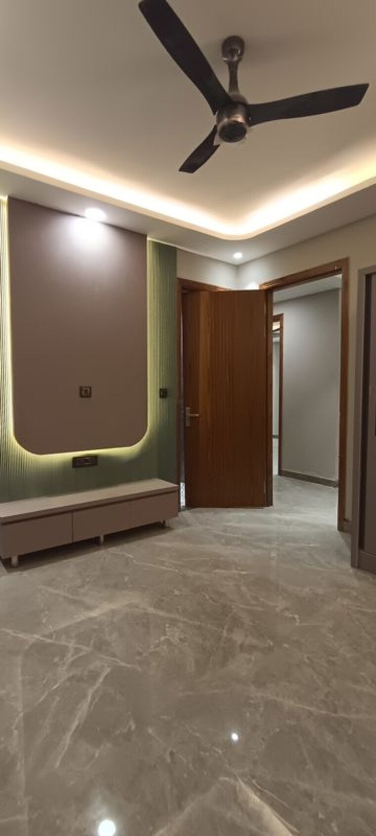 Room, parklands 3 Bedroom 250 Sq.Yd. Builder Floor In Sector 85 Faridabad 10324497