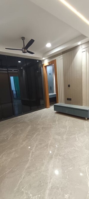 Building Lobby in 3 BHK Builder Floor at Parklands, Sector 85 – for Sale