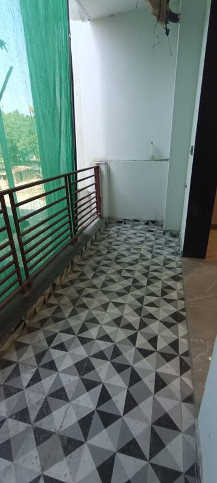 Balcony, parklands 3 Bedroom 250 Sq.Yd. Builder Floor In Sector 85 Faridabad 10324497