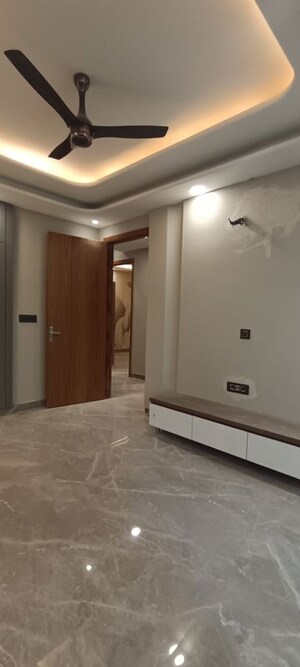 Room in 3 BHK Builder Floor at Parklands, Sector 85 – for Sale