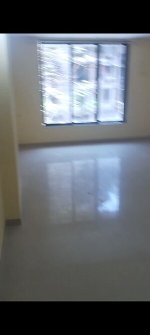 Room in 2 BHK Apartment at Kurla West – for Rent