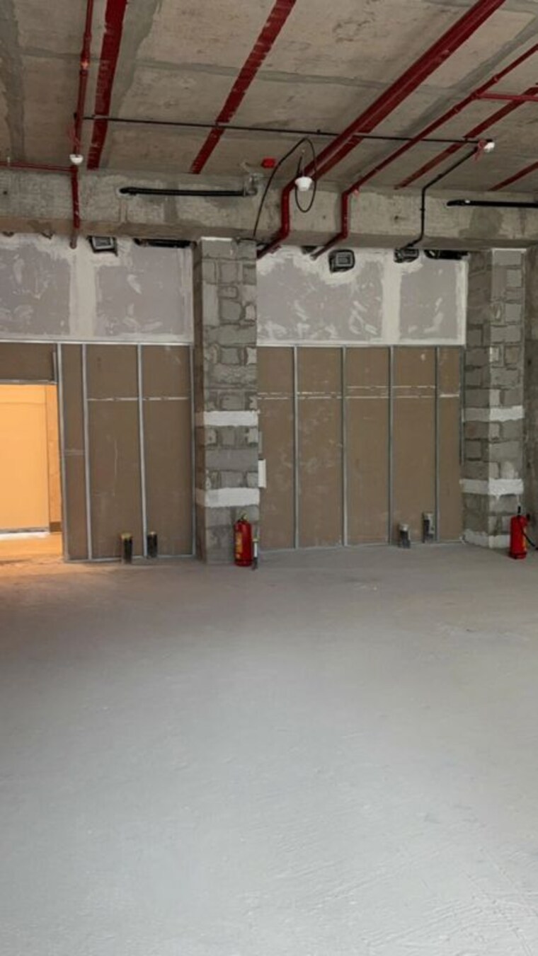  Parking, parel Commercial Office Space 425 Sq.Ft. In Parel Mumbai 10324552