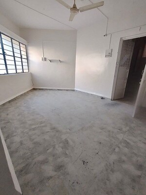 Room in 4 BHK Apartment at Godrej Skyline, Koregaon Park – for Sale