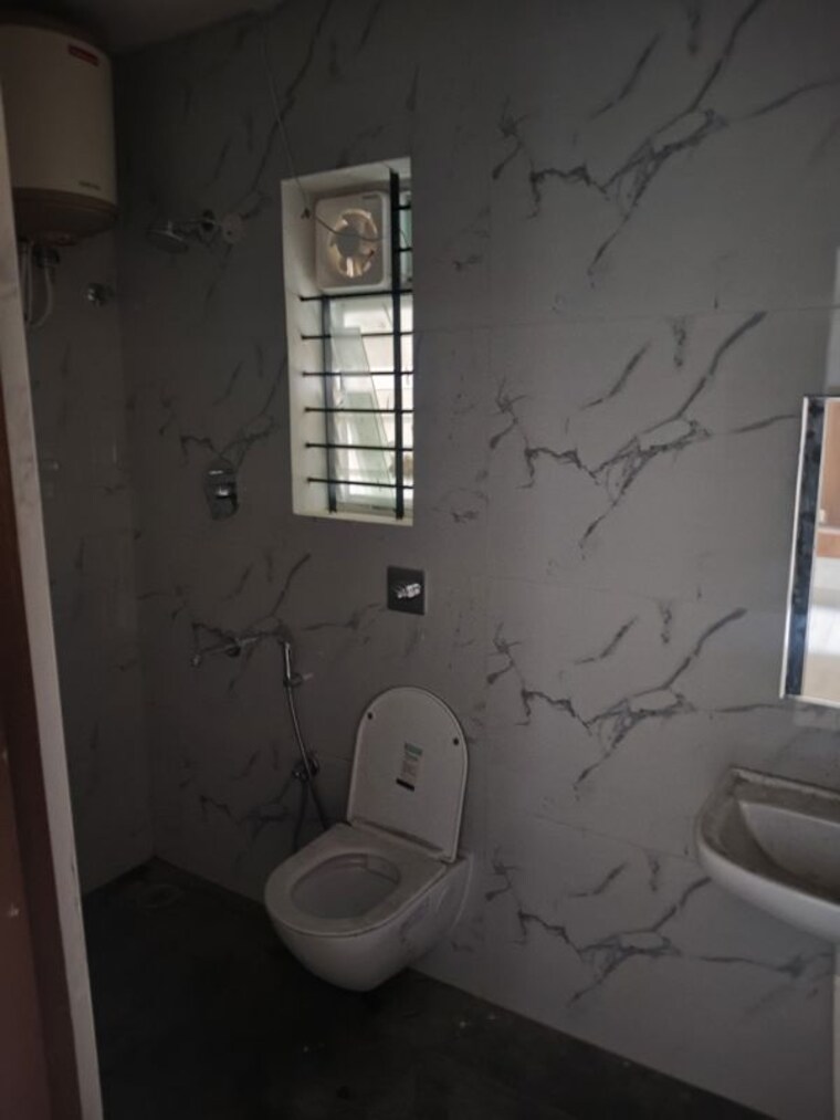 Bathroom, lakshmi-enclave-bellandur 1 Bedroom 550 Sq.Ft. Apartment In Bellandur Bangalore 10324539