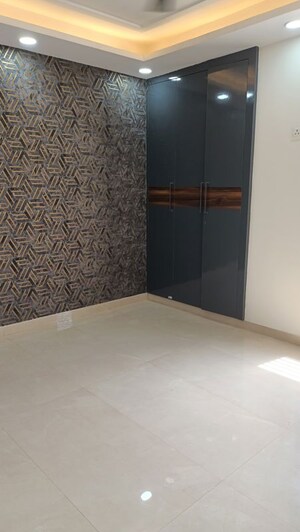 Room in 2 BHK Builder Floor at RPS Palm Drive, Sector 88 – for Sale