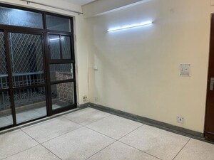 Room in  Builder Floor at Agrim Apartment, Sector 43 – for Rent